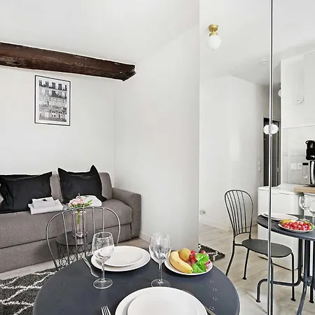 Апартаменты Amazing In The Heart Of The Marais Париж